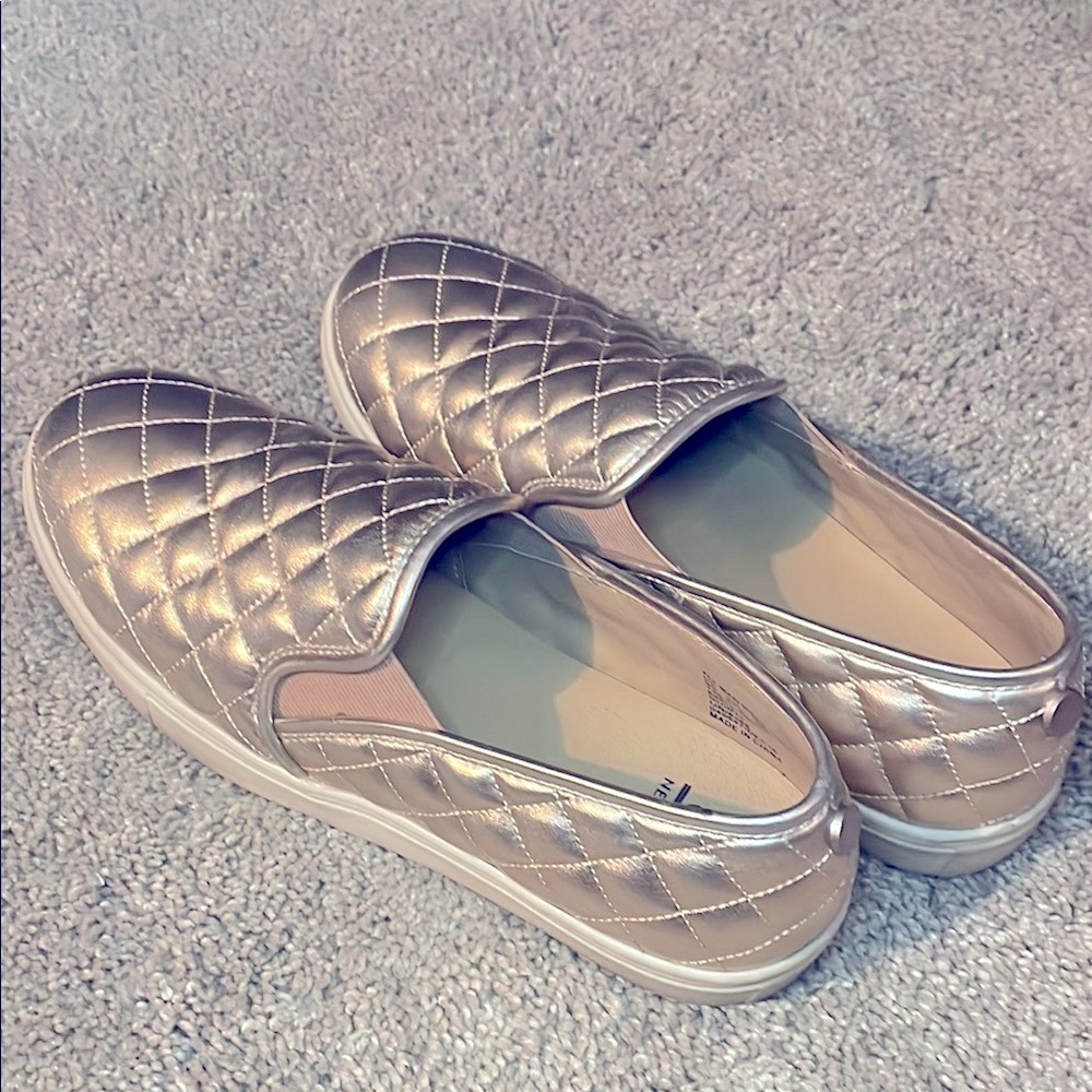 SM New York Gold Quilted Sneakers size 9